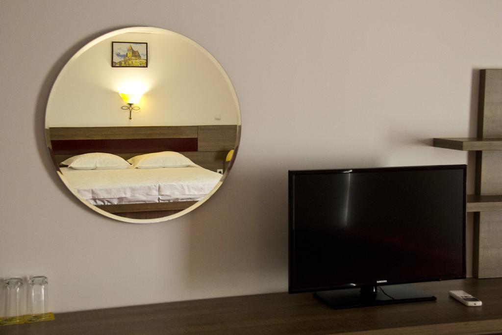 Hotel City Ploiesti Room photo