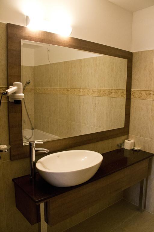 Hotel City Ploiesti Room photo